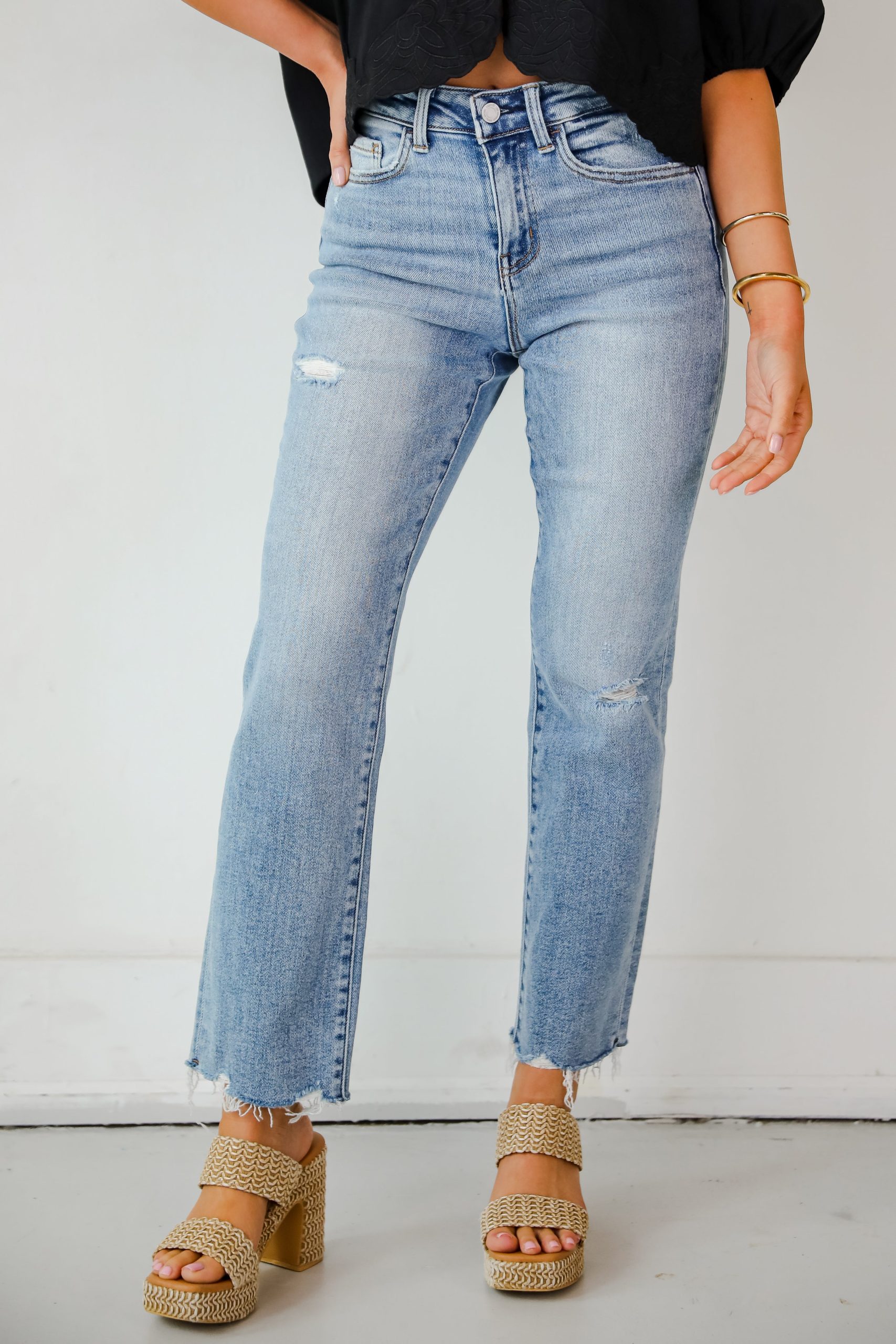 shopdressup_light_wash_distressed_straight_jeans-6.jpg