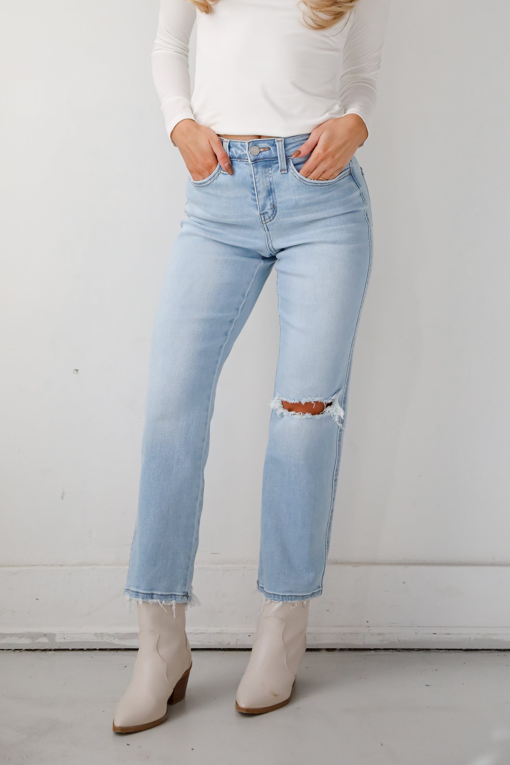 shopdressup_light_wash_jeans-2_1fa90ec0-7aa4-4745-a4ad-00cd9876bb9d.jpg